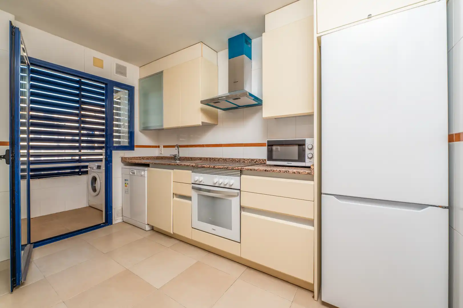 Cocina de Piso en venta en Alicante / Alacant con Aire acondicionado, Terraza y Trastero