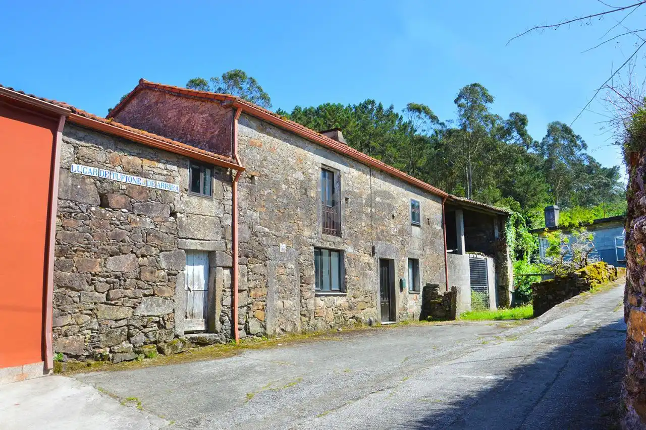 House with garden for sale in Vimianzo