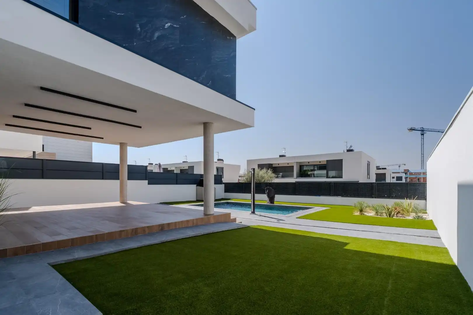 Casa pareada con piscina en venta en Calle Calle Tallín, imagen 46