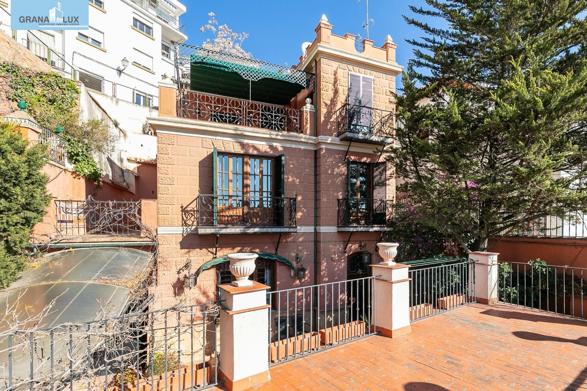 Exterior view of House or chalet for sale in  Granada Capital  with Air Conditioner, Heating and Private garden