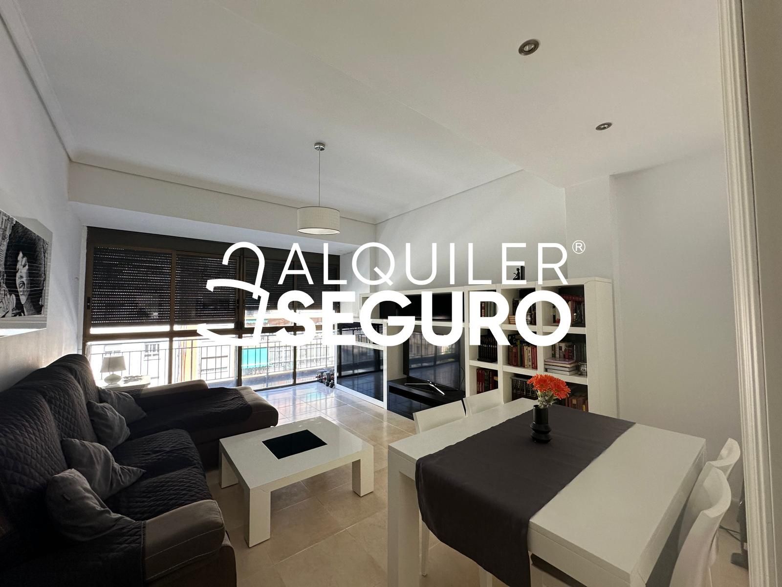 Sala d'estar de Pis de lloguer en  Valencia Capital amb Aire condicionat i Moblat