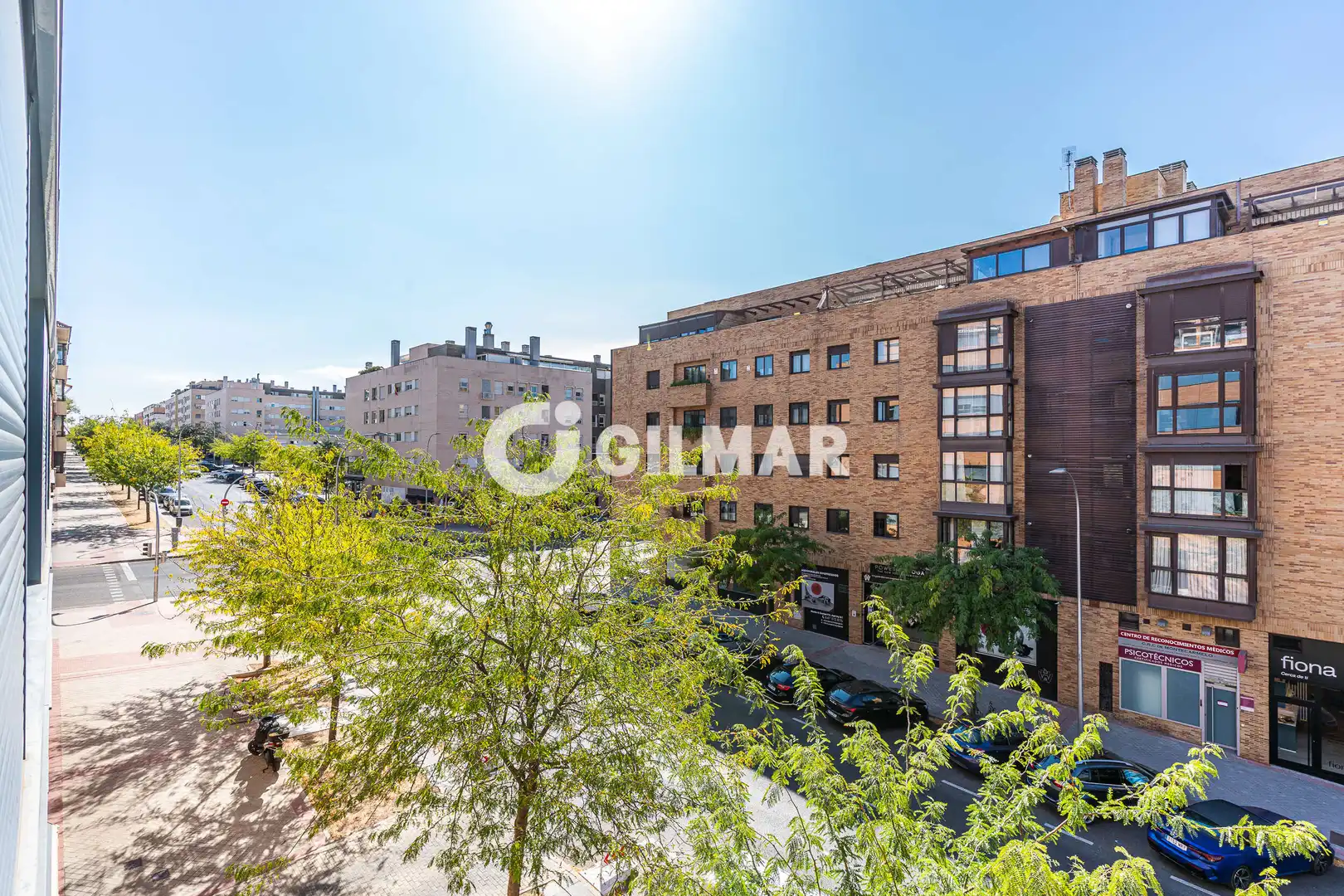Vista exterior de Pis en venda en Madrid amb Calefacció, Jardí privat i Traster