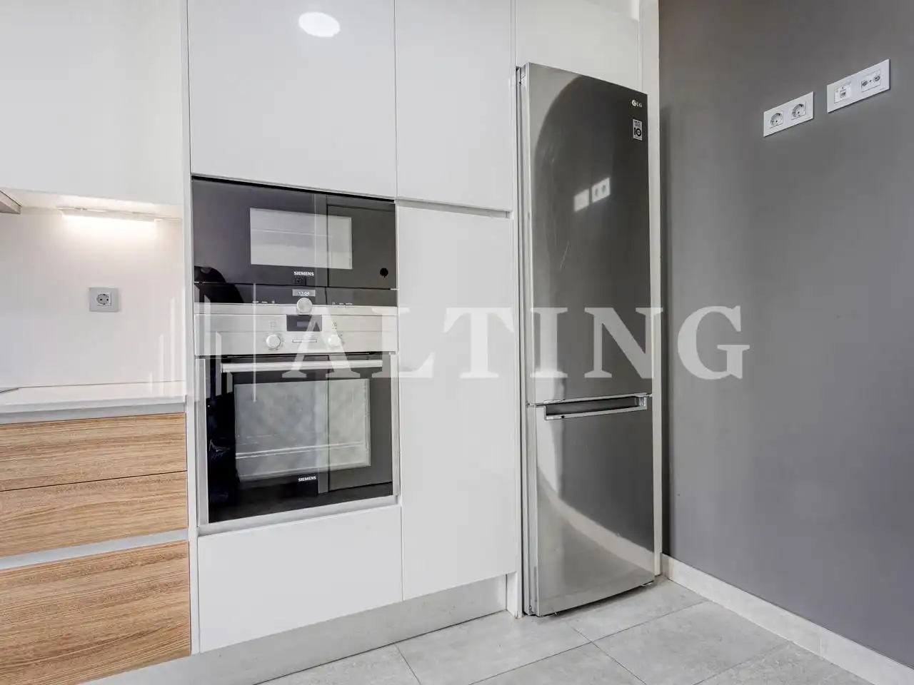 Küche von Wohnung zum Verkauf in Barcelona mit Parkett, Terrasse und Abstellraum