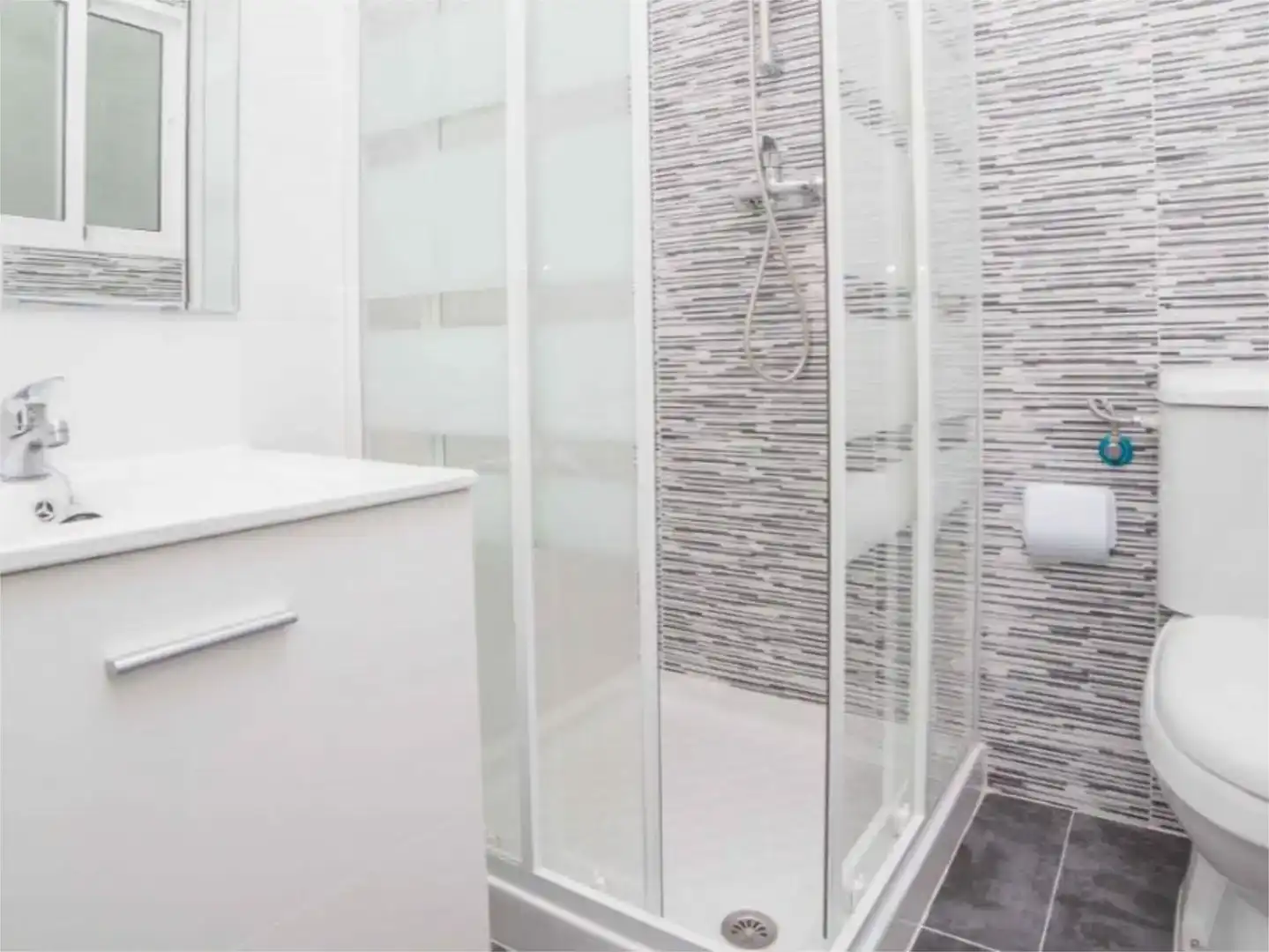 Bathroom of Attic for rent in Valencia  with Furnished and Balcony