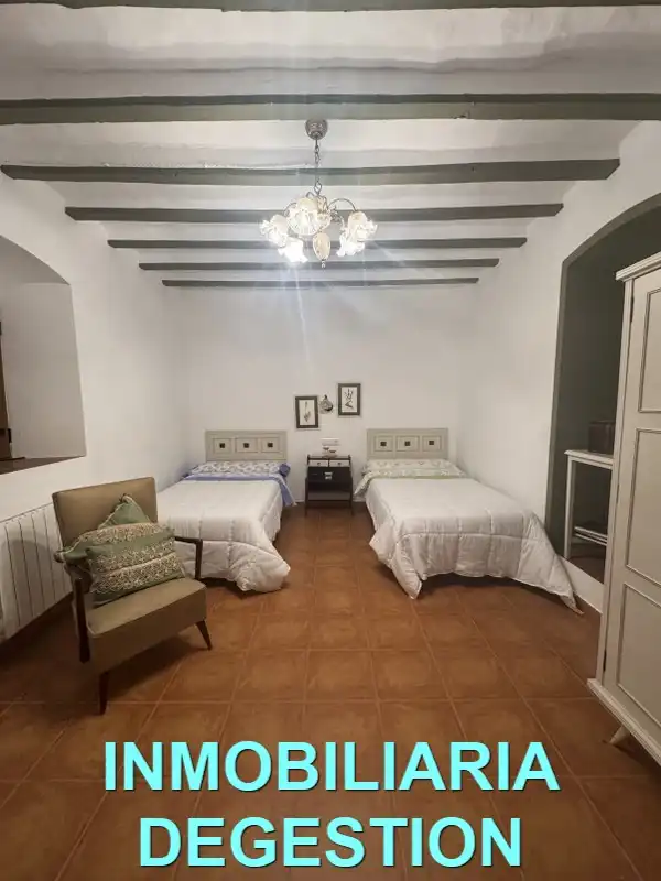 Habitación de Casa adosada en venta en Guarromán con Aire acondicionado, Calefacción y Jardín privado