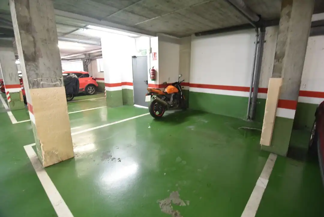 Aparcament de Dúplex en venda en Eibar amb Calefacció, Traster i Moblat