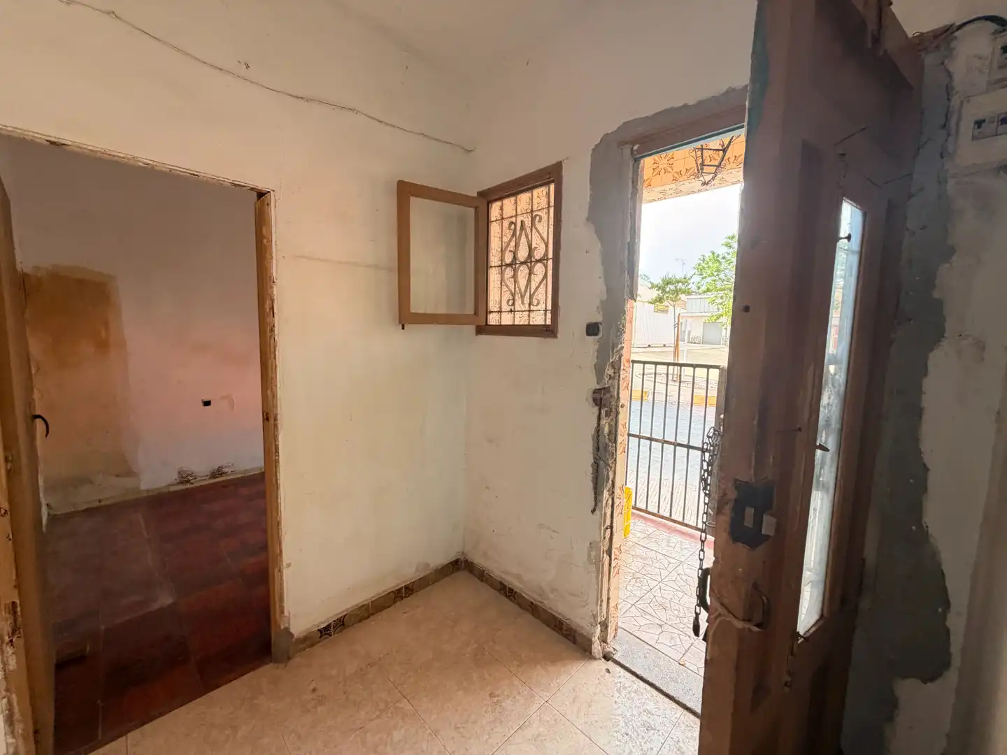 Casa adosada en venta en Cartagena con Terraza, Trastero y Alarma