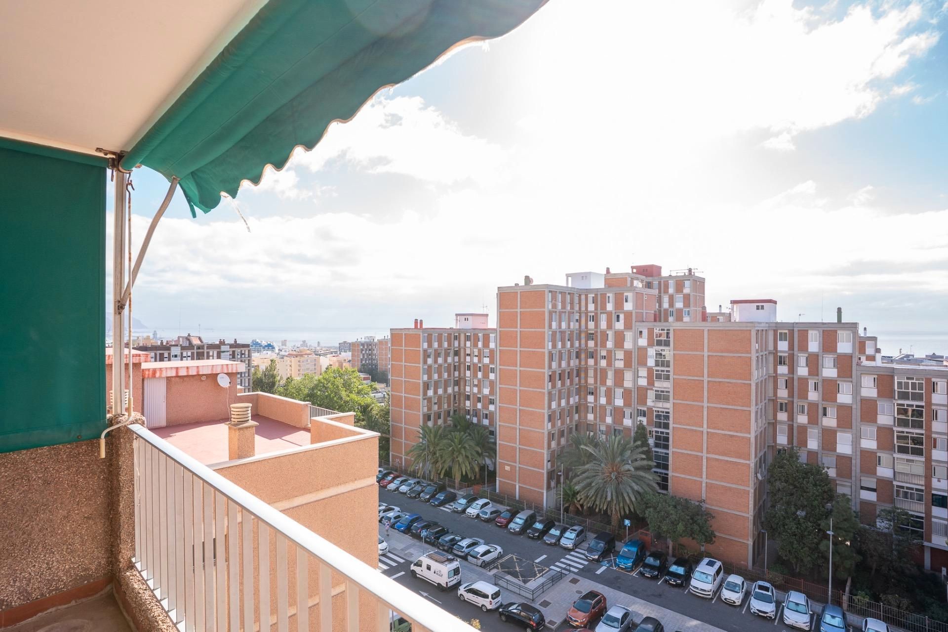 Dormitori de Pis en venda en  Santa Cruz de Tenerife Capital amb Terrassa i Moblat