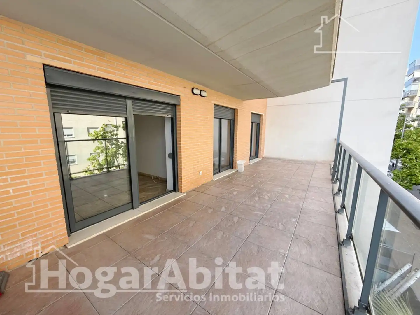 Vista exterior de Pis de lloguer en Paterna amb Aire condicionat, Calefacció i Jardí privat