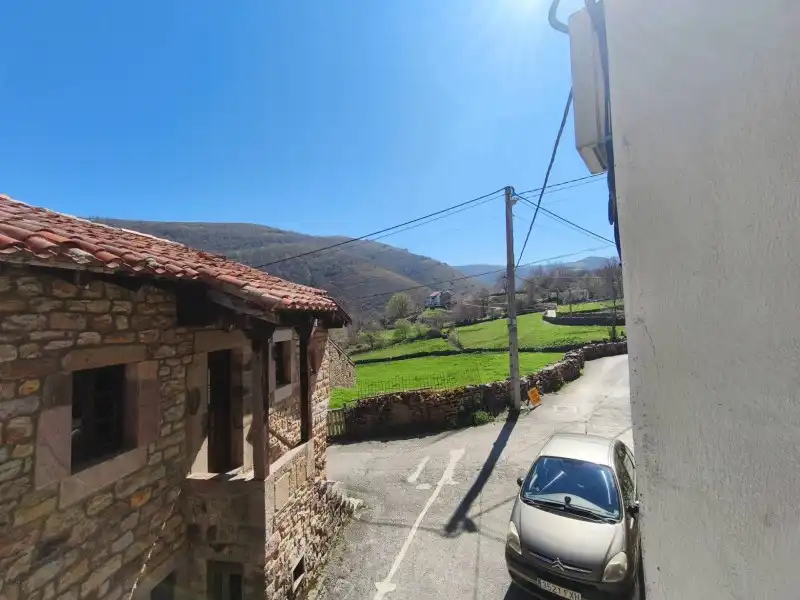 Vista exterior de Casa adosada en venda en Rionansa amb Calefacció i Jardí privat