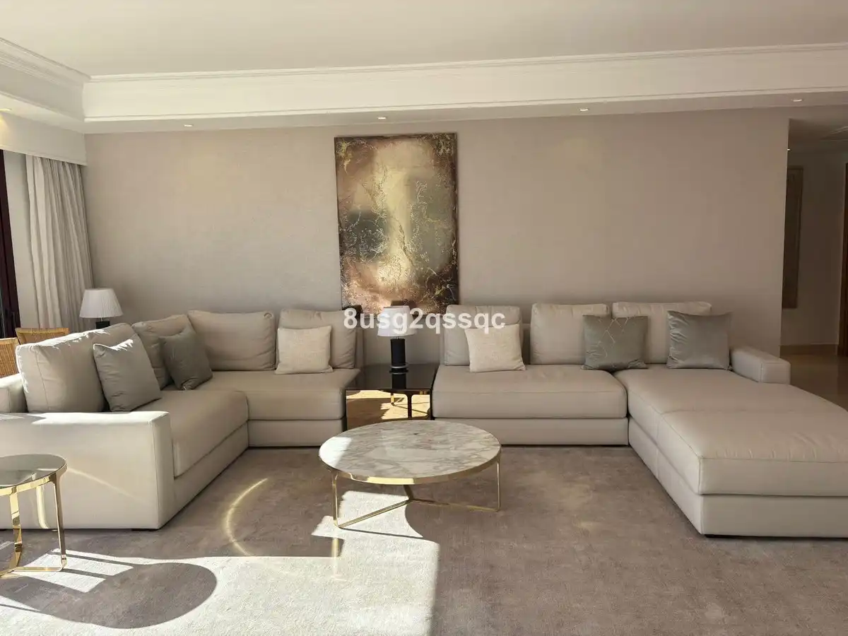Sala d'estar de Àtic en venda en Estepona amb Terrassa
