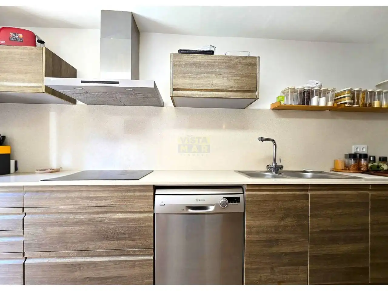 Cocina de Casa adosada en venta en Vilanova i la Geltrú con Aire acondicionado, Calefacción y Jardín privado