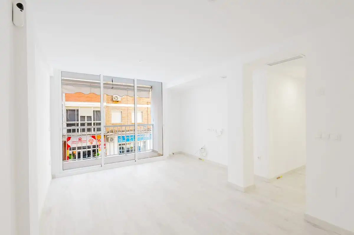 Sala de estar de Piso en venta en Málaga con Calefacción, Terraza y Balcón