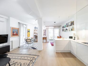 Apartament amb balcó en venda a Calle de Enriqueta Lozano