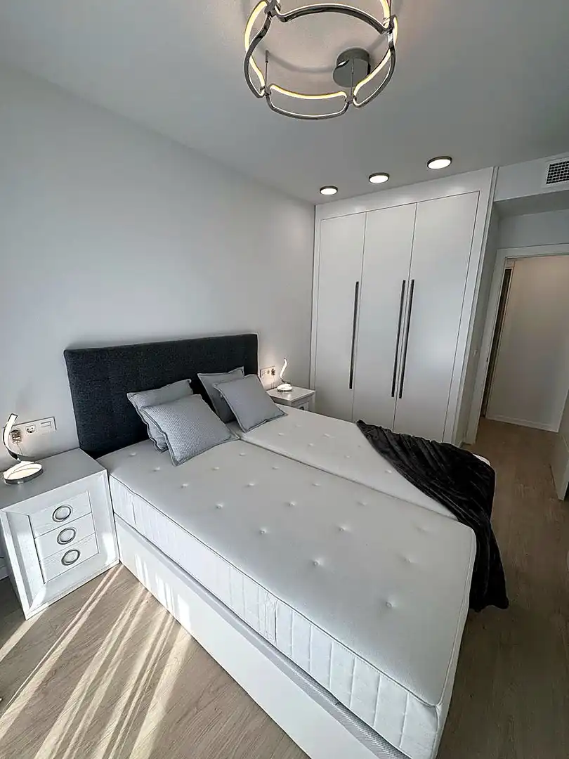Habitación de Apartamento en venta en Marbella con Aire acondicionado, Terraza y Trastero