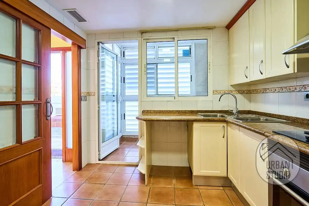 Cuina de Casa o xalet en venda en Alicante / Alacant amb Aire condicionat, Calefacció i Terrassa