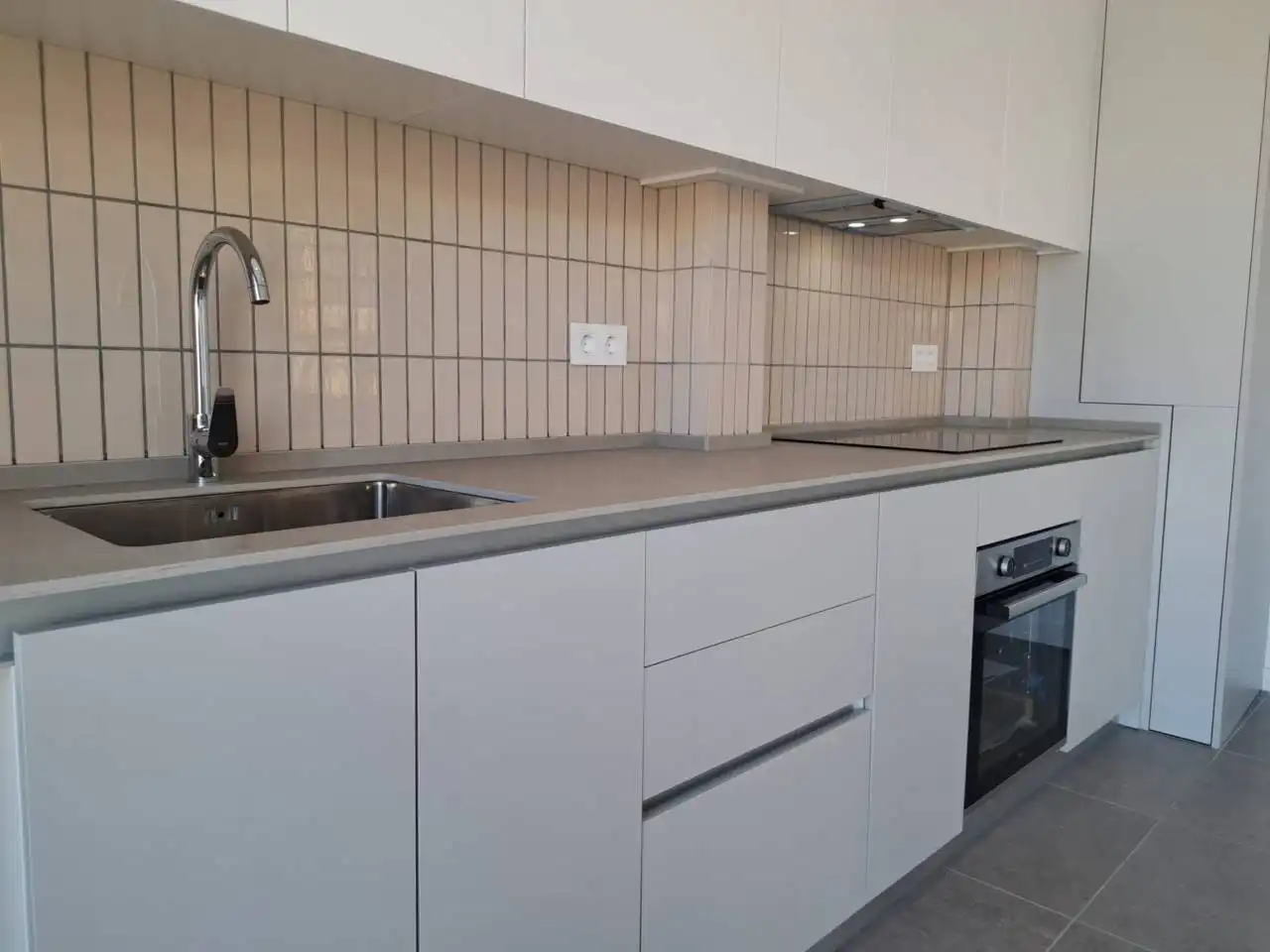 Cuina de Pis de lloguer en Sabadell amb Aire condicionat, Calefacció i Terrassa
