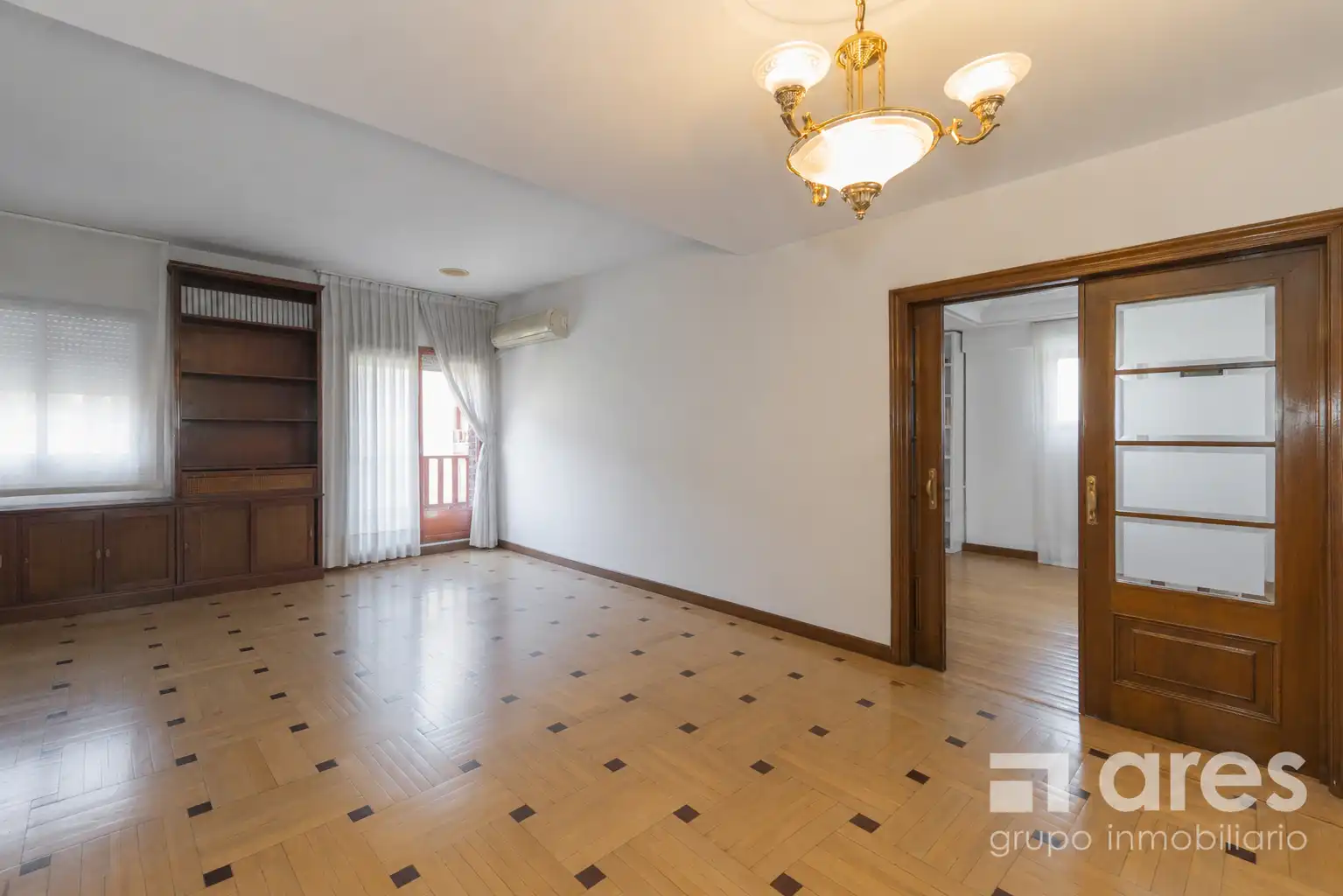 Wohnzimmer von Wohnung zum Verkauf in Pozuelo de Alarcón mit Klimaanlage, Heizung und Terrasse