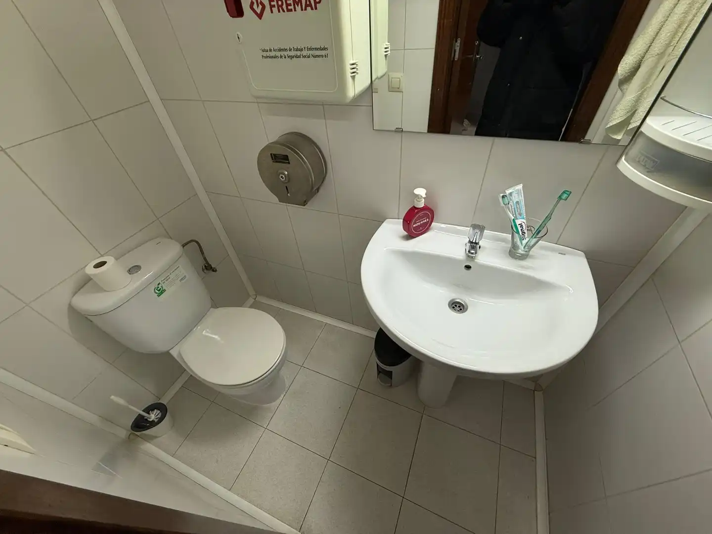Bathroom of Commercial properties for sale in Socuéllamos  with Air Conditioner, Heating and Furnished
