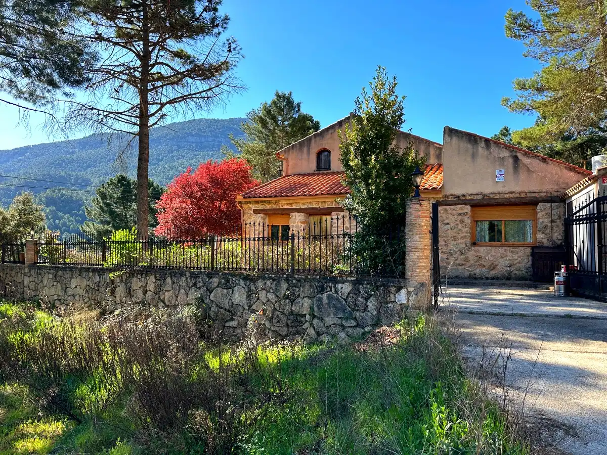 Casa rústica amb jardí en venda a Riópar, imagen 2