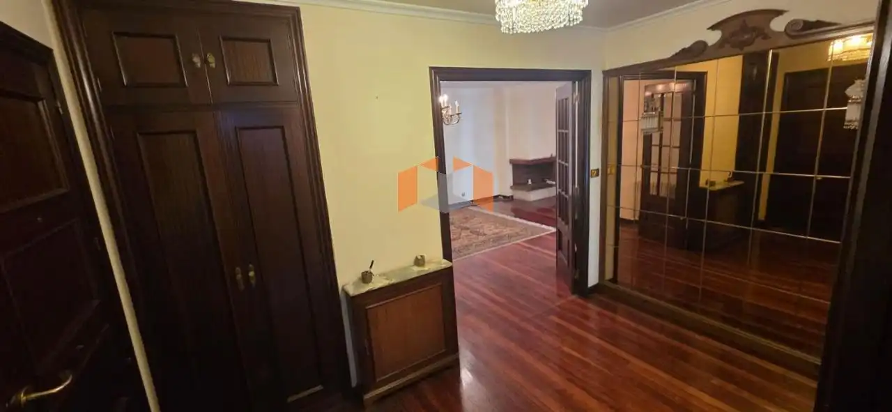 Piso en venta en Vigo  con Calefacción, Parquet y Terraza