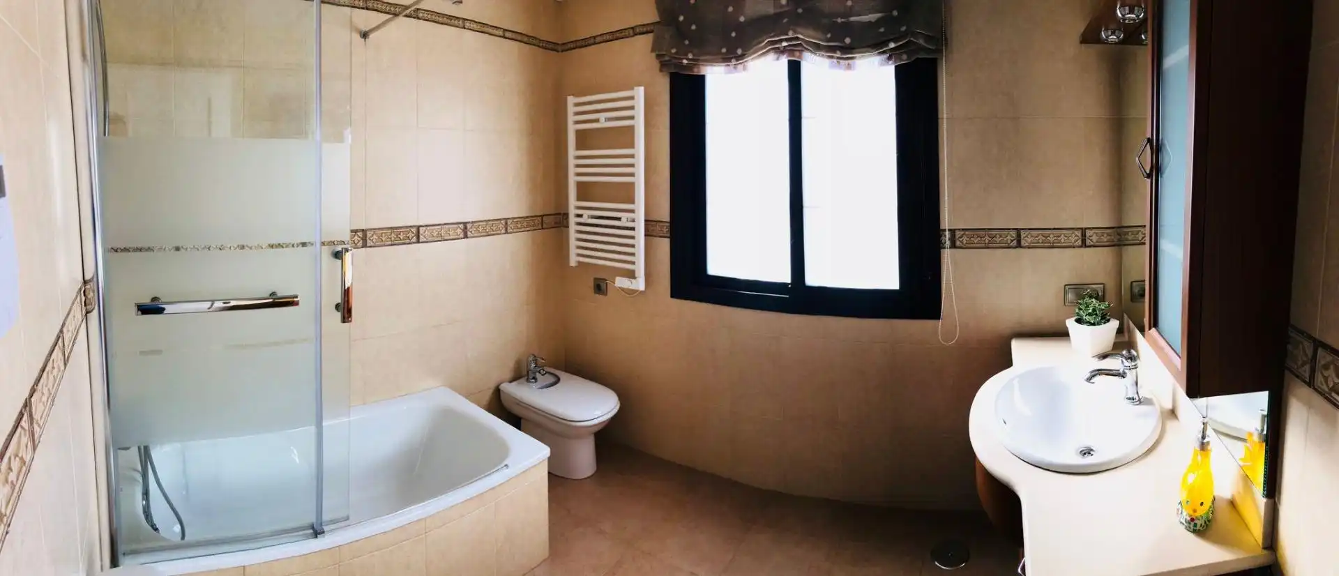 Bany de Casa o xalet en venda en Antequera amb Aire condicionat, Calefacció i Jardí privat