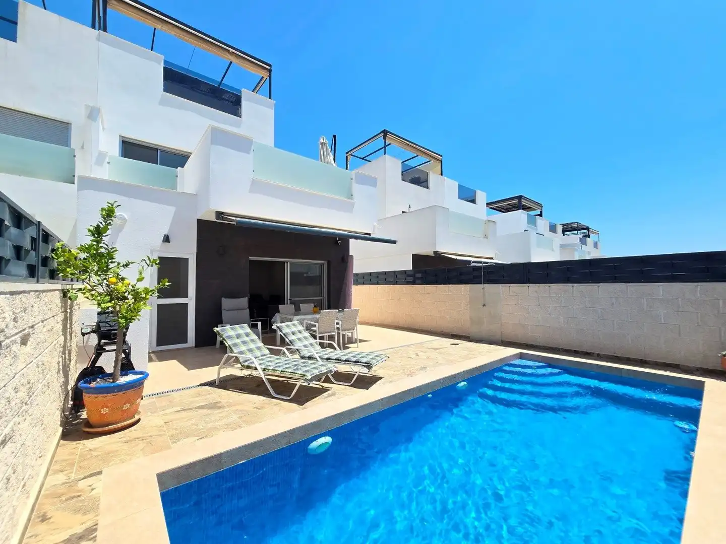 Detached house with terrace for sale in N/A