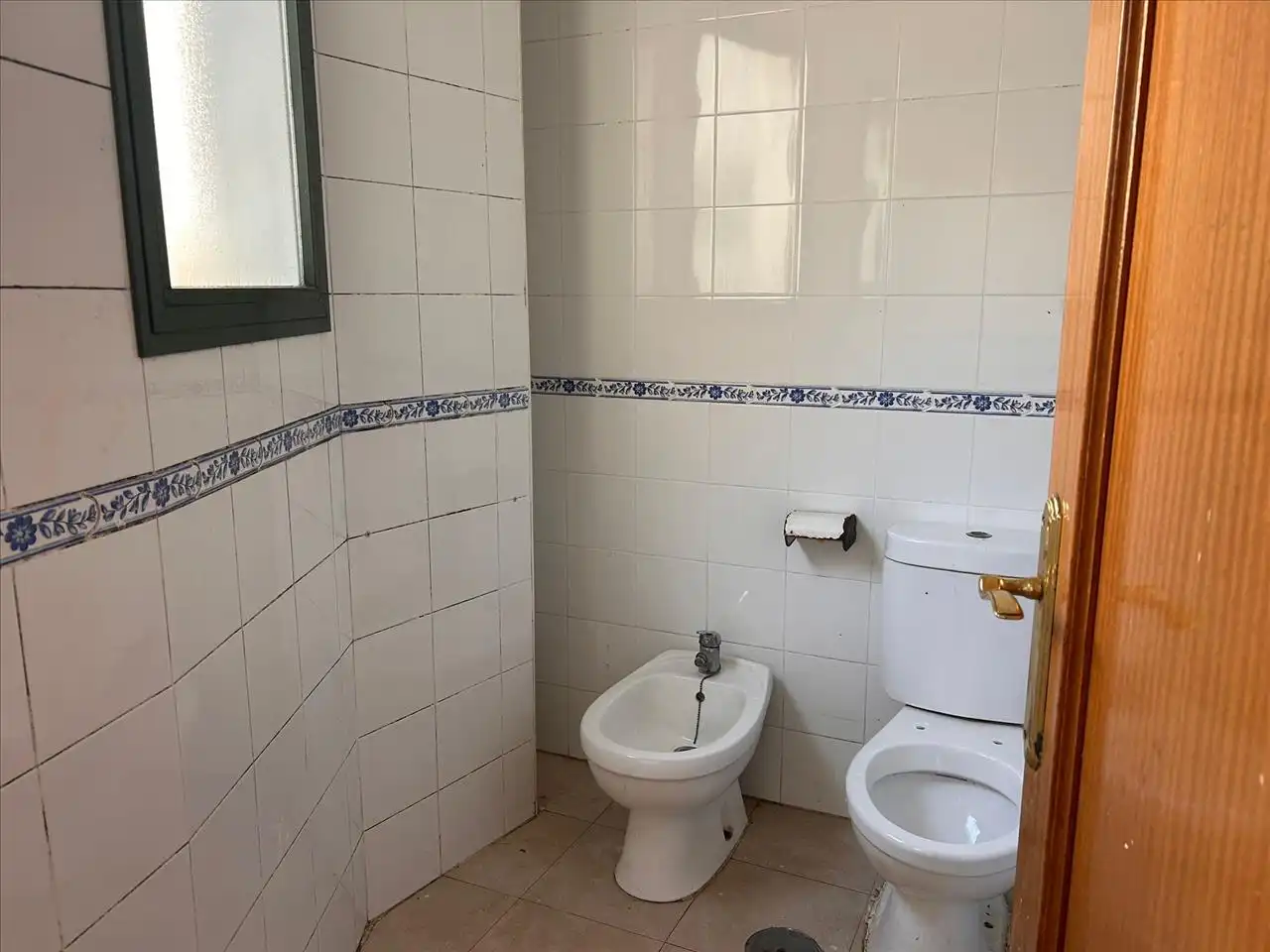 Badezimmer von Wohnung zum Verkauf in Hinojos