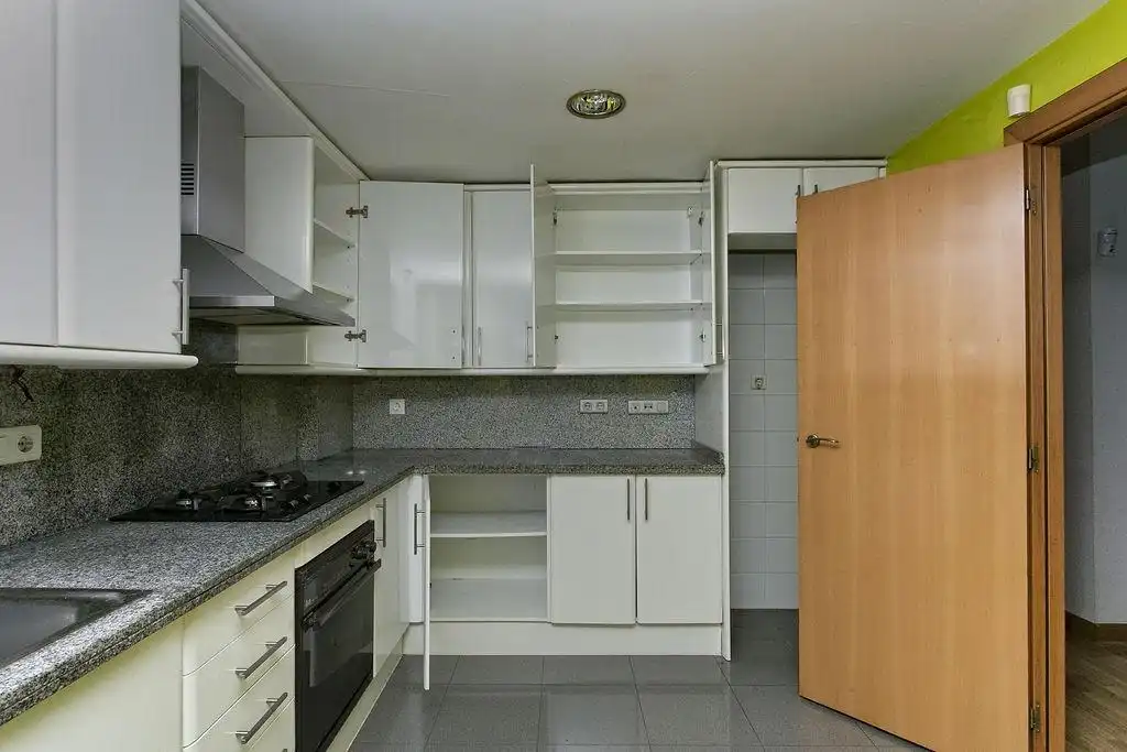 Cuina de Casa o xalet en venda en Vilanova i la Geltrú amb Terrassa i Balcó