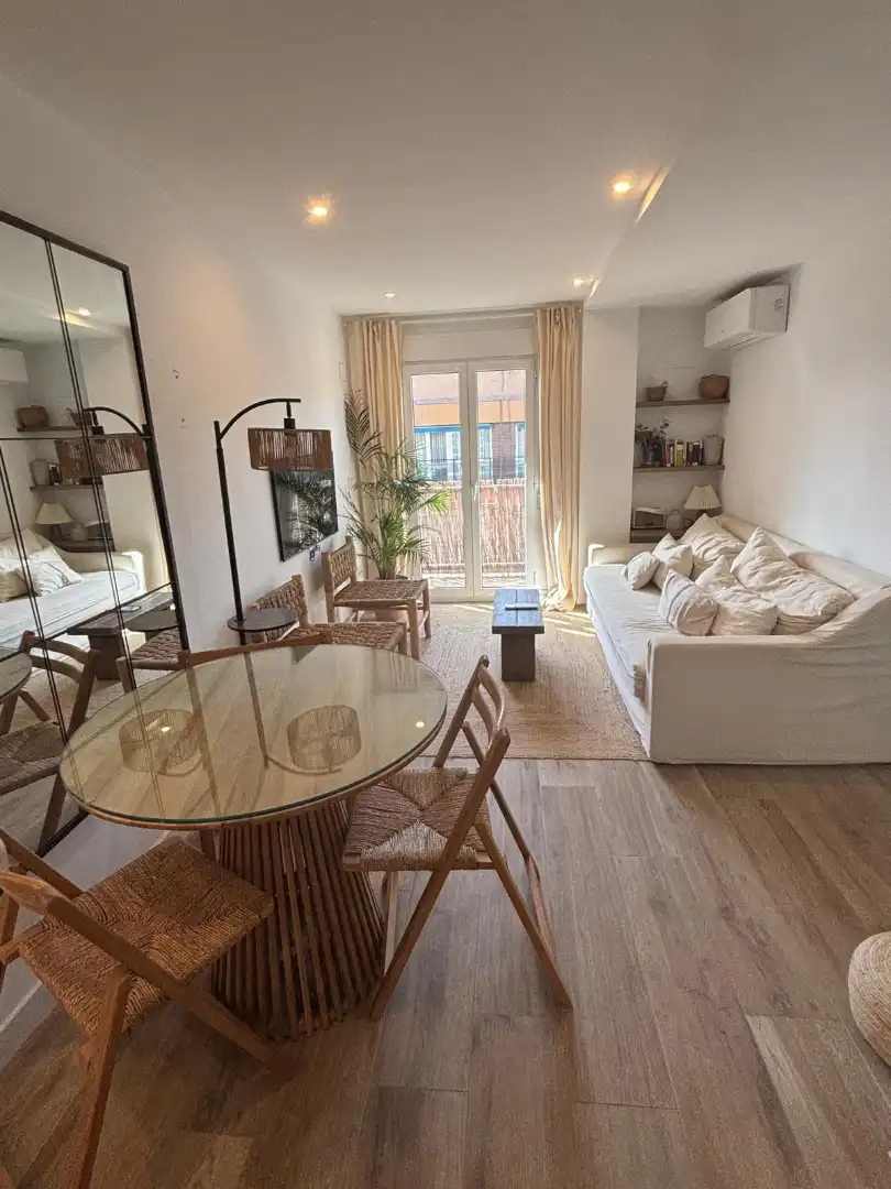 Living room of Flat for sale in Valencia  with Air Conditioner, Heating and Terrace