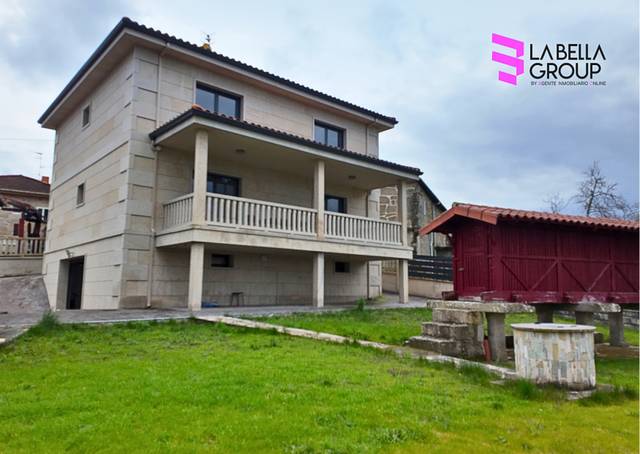 Casa-chalet en Venta en Rúa da Carreira en Porqueira