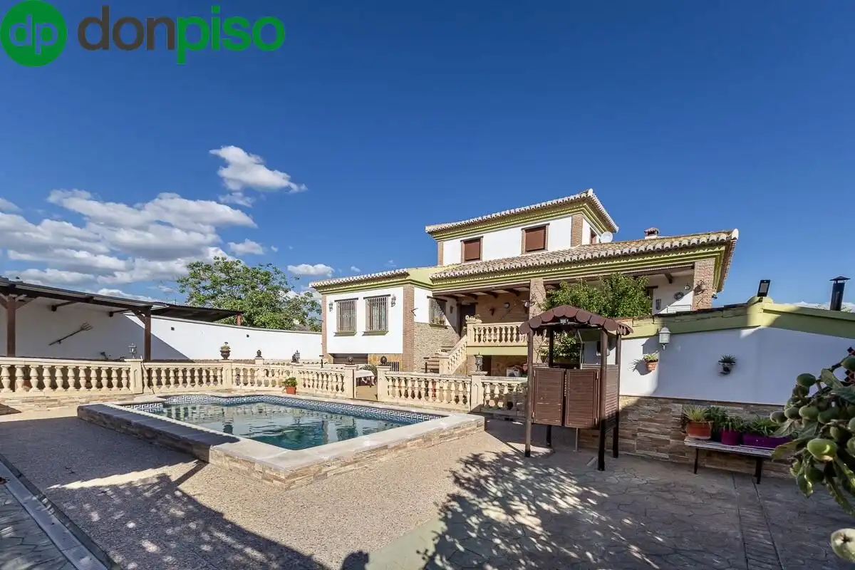 Villa mit Pool zum Verkauf in Calle DISEMINADOS (VIV. UNIF)