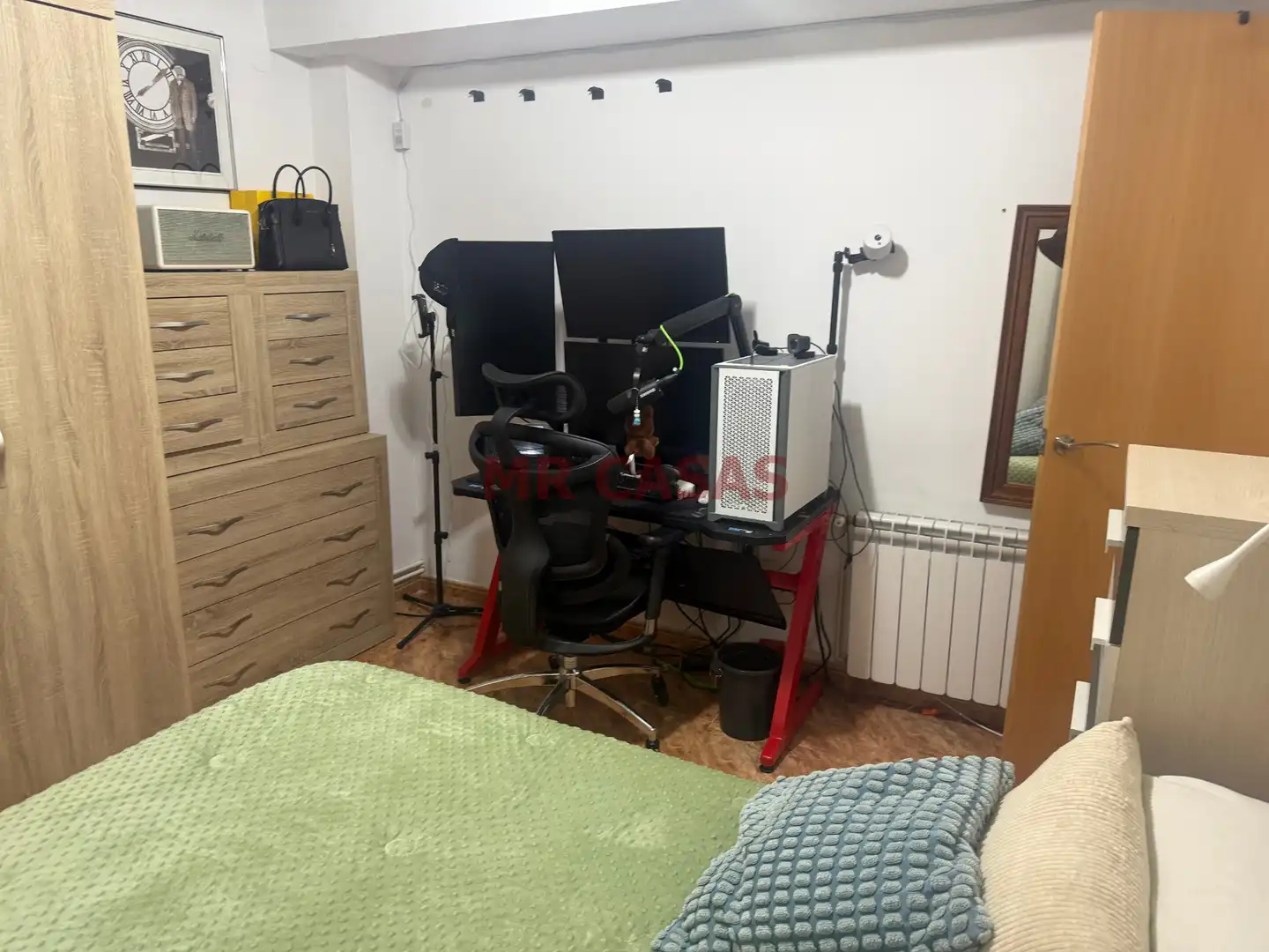 Bedroom of Flat for sale in Rubí  with Air Conditioner and Heating