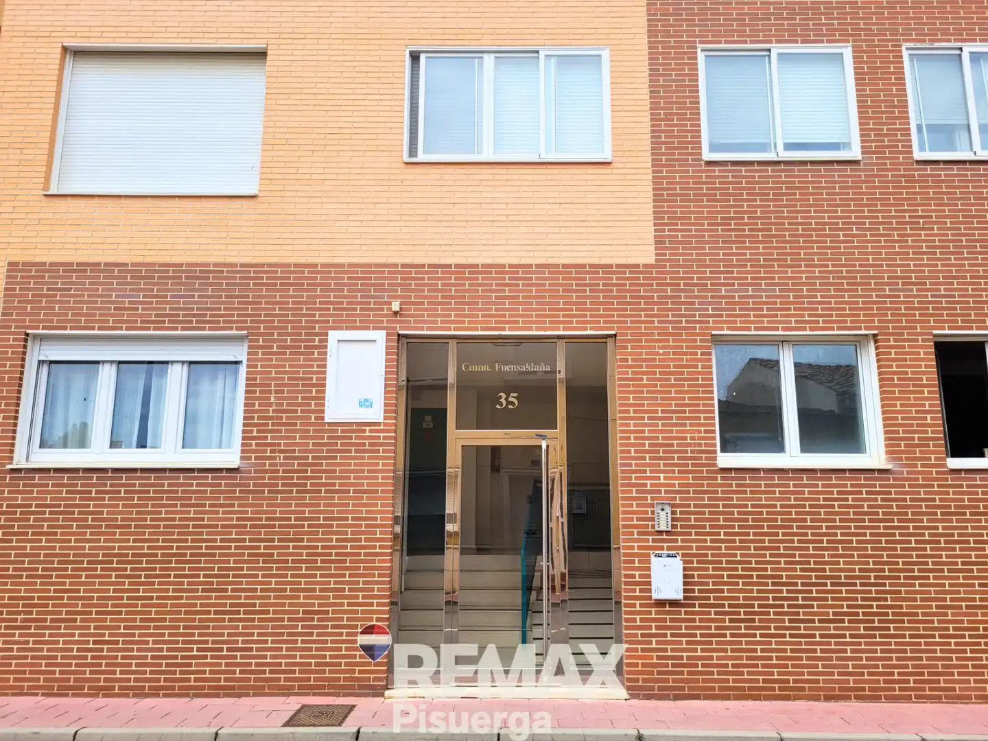 Vista exterior de Piso en venta en Zaratán con Calefacción