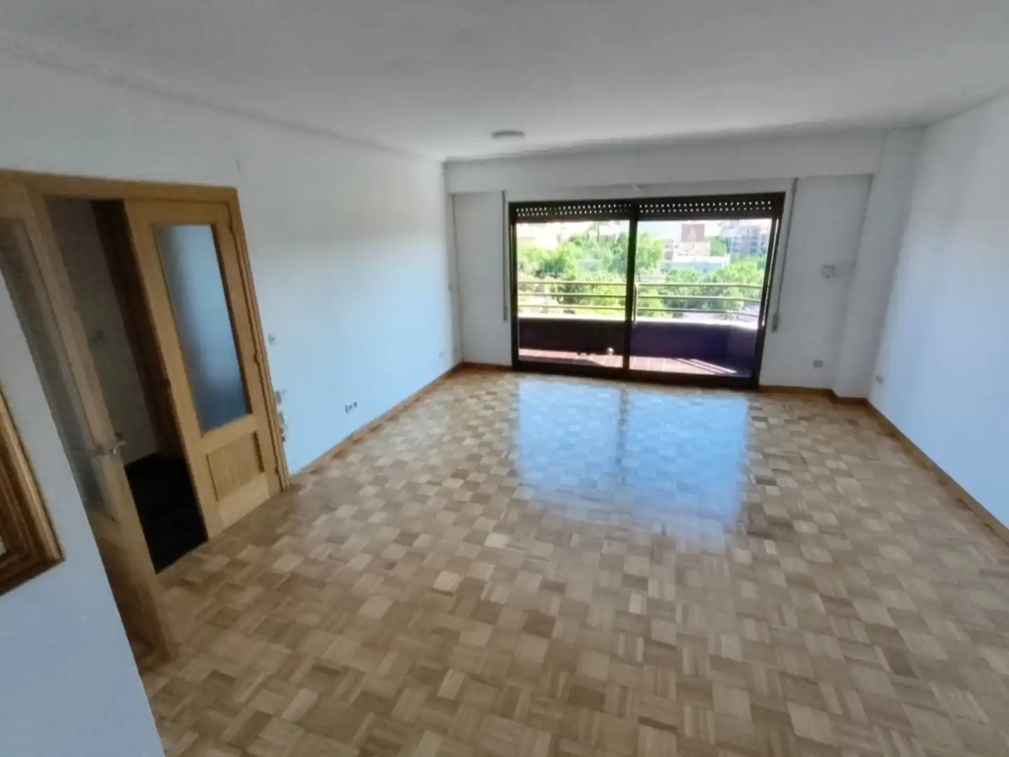 Sala d'estar de Pis de lloguer en Valencia amb Terrassa i Balcó