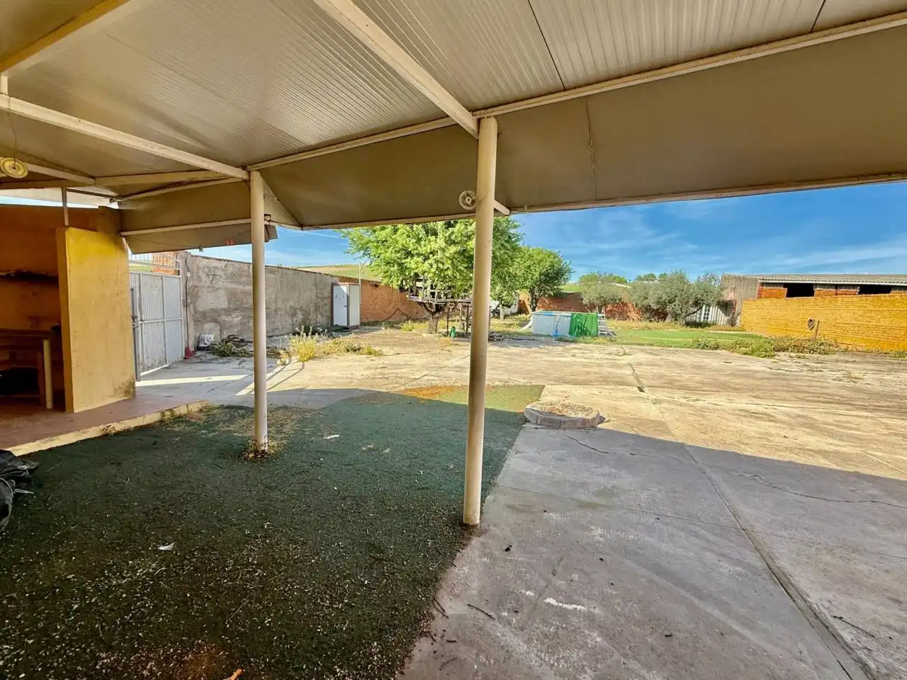 Houses for sale in Carriches  with Private garden and Swimming Pool