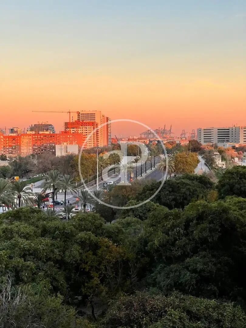 Exterior view of Flat for rent in Valencia  with Air Conditioner, Terrace and Furnished