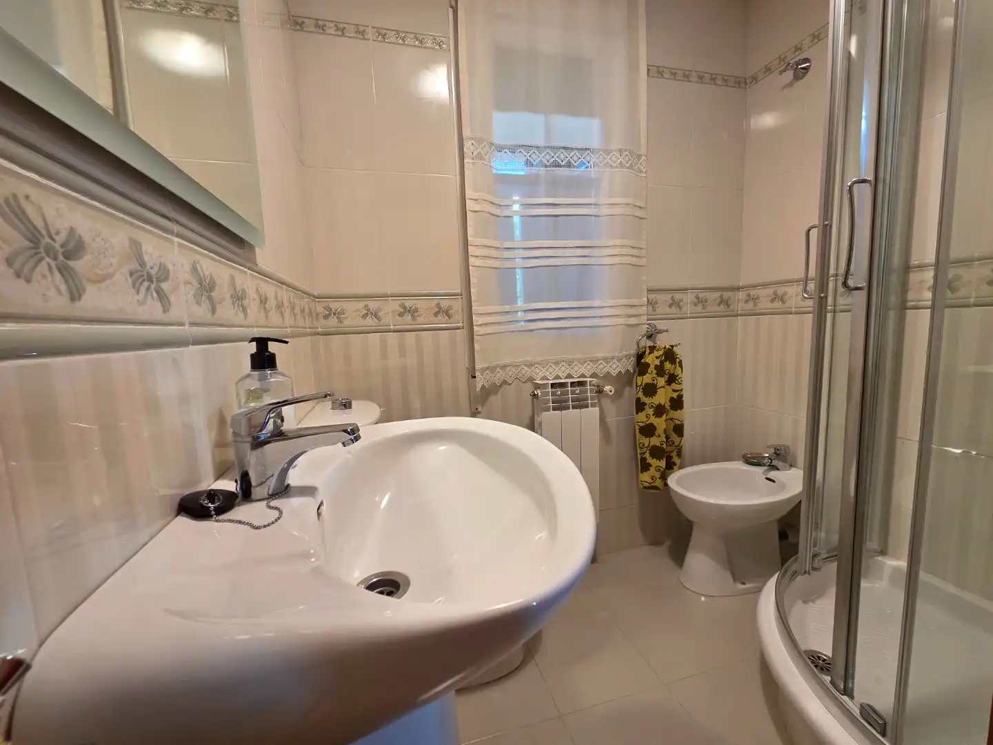 Bathroom of Houses for sale in Castrillo del Val  with Heating, Private garden and Parquet flooring