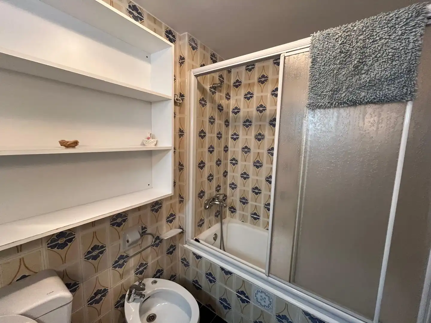 Baño de Apartamento en venta en Gandia con Terraza, Amueblado y Piscina comunitaria