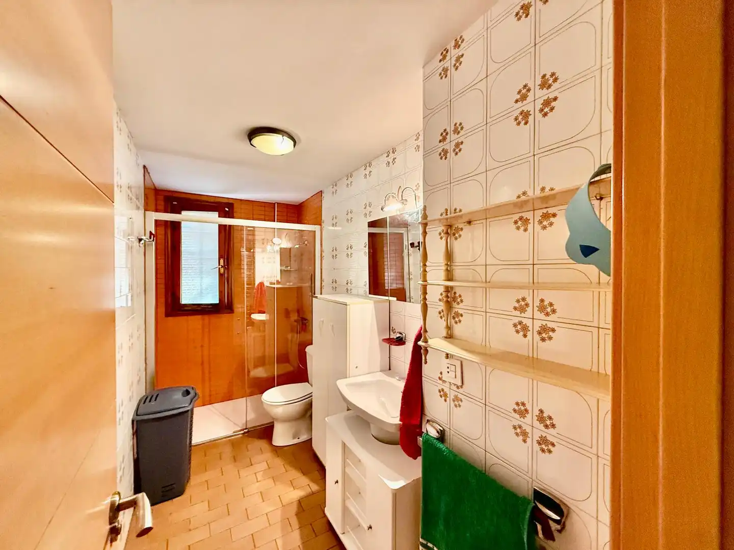 Baño de Piso en venta en La Bañeza  con Amueblado