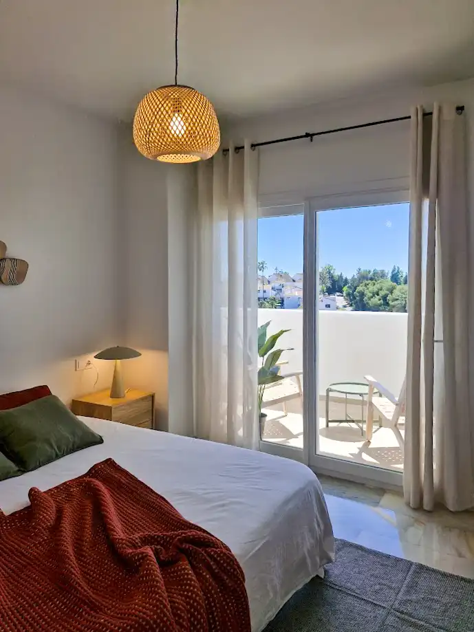 Dormitori de Pis en venda en Estepona amb Aire condicionat, Calefacció i Terrassa