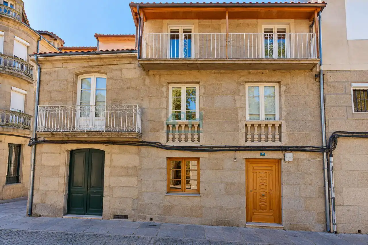 Casa con balcón en venta en Allariz