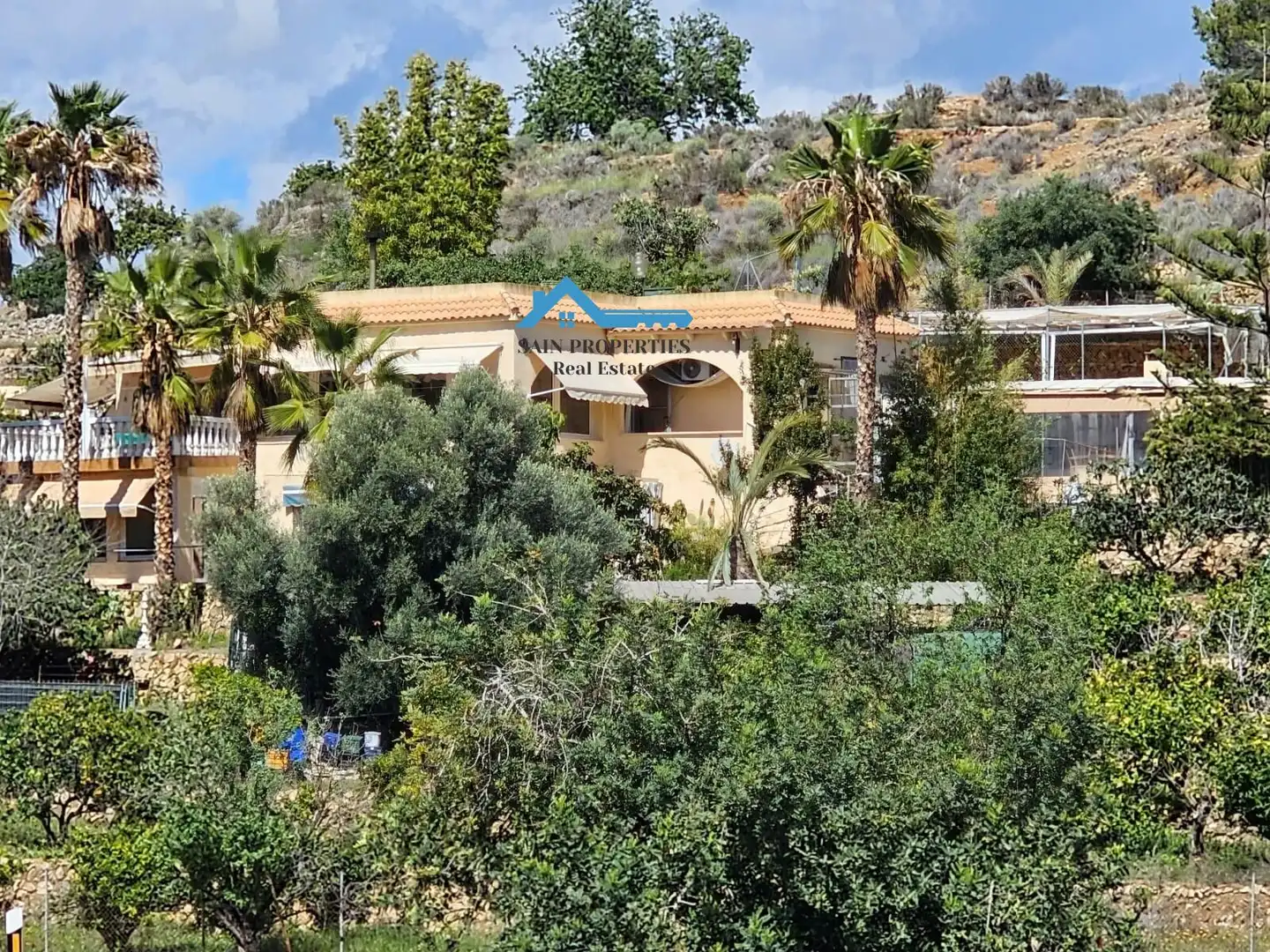 Finca rústica en venta en La Nucia con Jardín privado, Terraza y Trastero