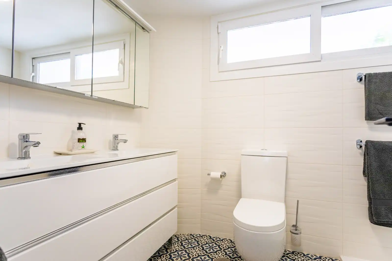 Baño de Ático de alquiler en Mijas con Aire acondicionado, Terraza y Piscina