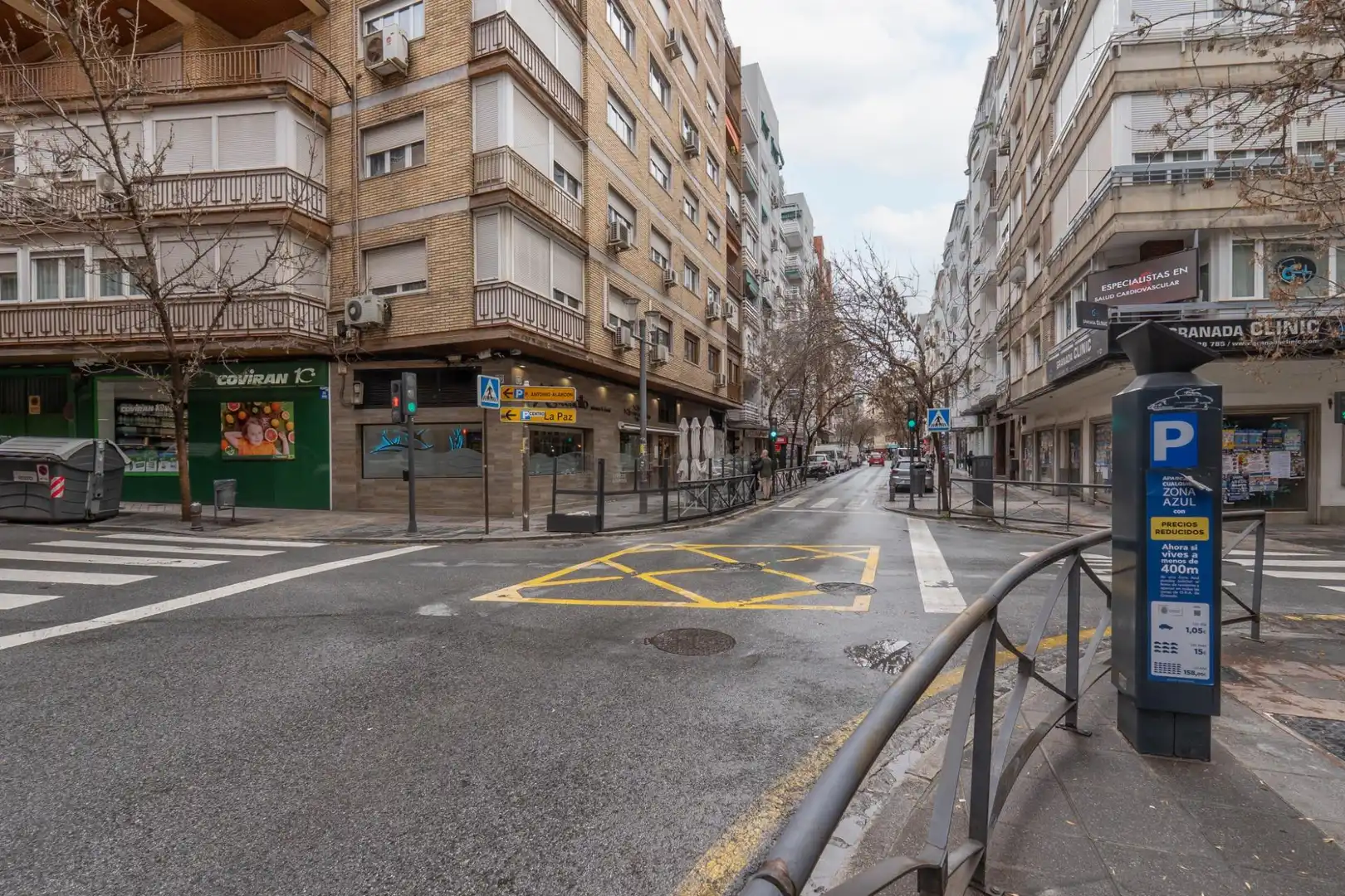 Außenansicht von Wohnung zum Verkauf in Granada mit Klimaanlage, Heizung und Terrasse
