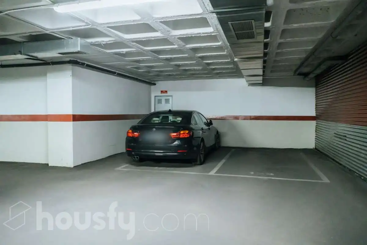 Parking de Piso de alquiler en Valdemoro con Parquet y Amueblado