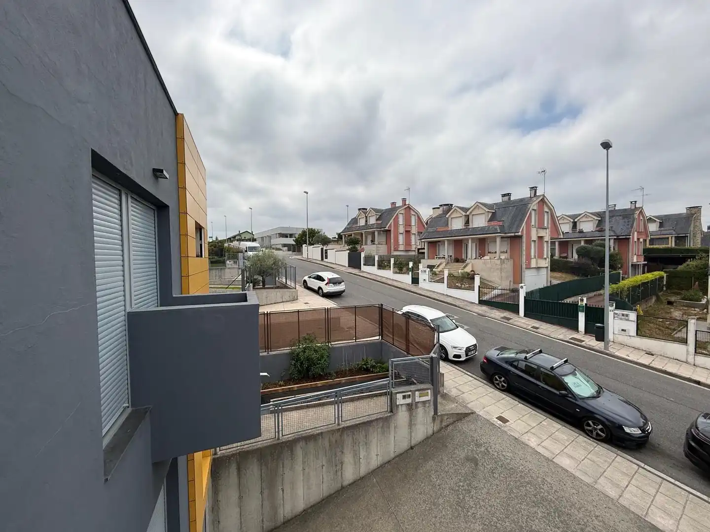 Vista exterior de Casa adosada en venta en Lugo con Calefacción y Jardín privado