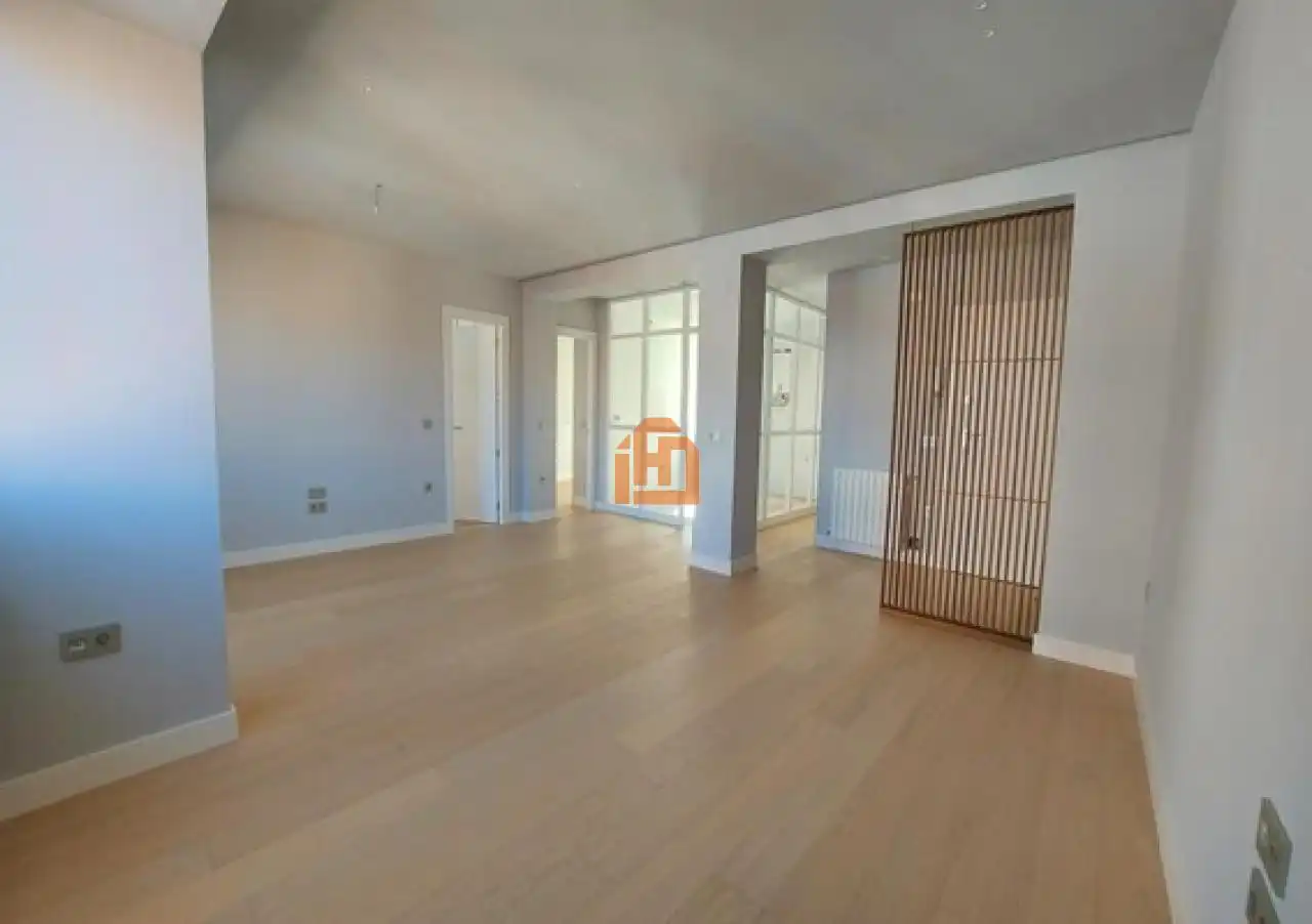 Sala de estar de Piso en venta en León Capital  con Calefacción, Parquet y Terraza