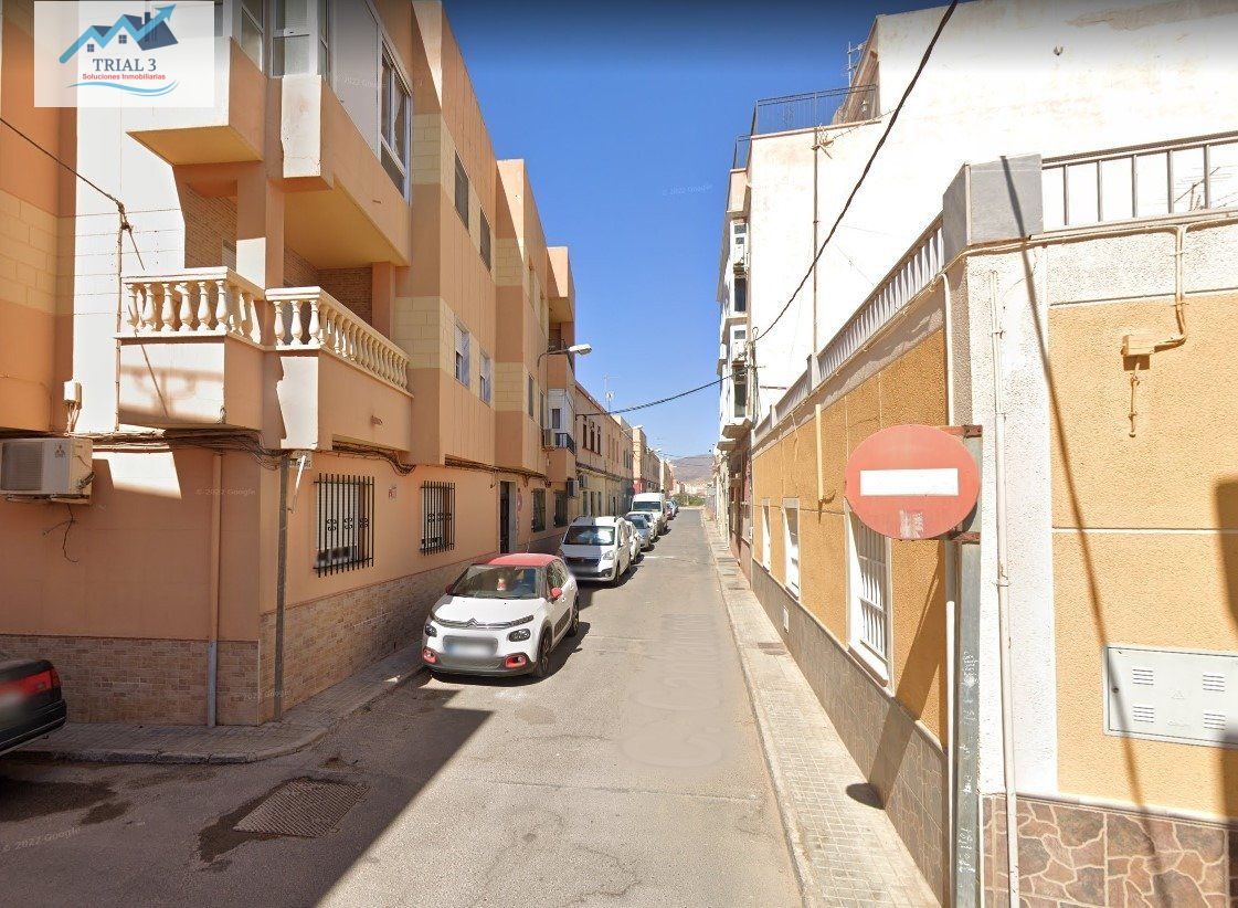 Vista exterior de Pis en venda en  Almería Capital