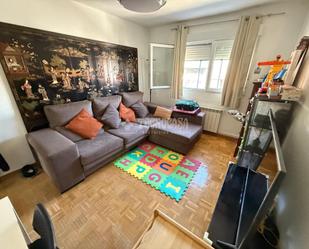 Living room of Flat for sale in  Madrid Capital